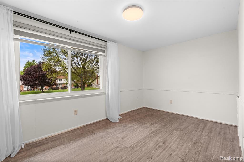 24525 Seaton Circuit E, 17, Warren, MI 48091 — Photo 11