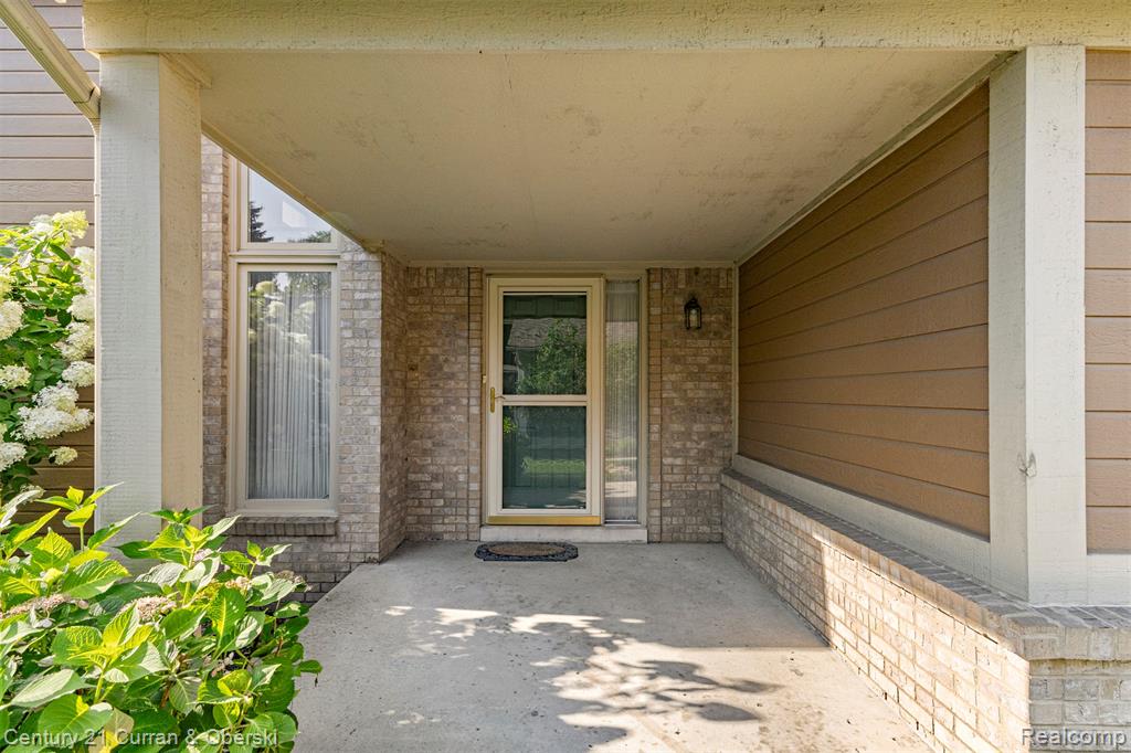 9412 Westwind Drive, Livonia, MI 48150 — Photo 24
