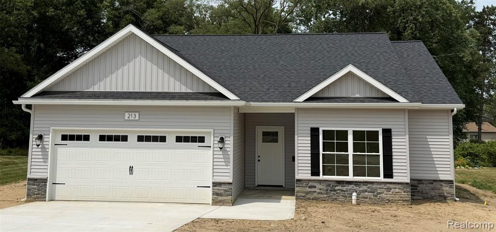 213 McFarland Street, Grand Blanc, MI 48439