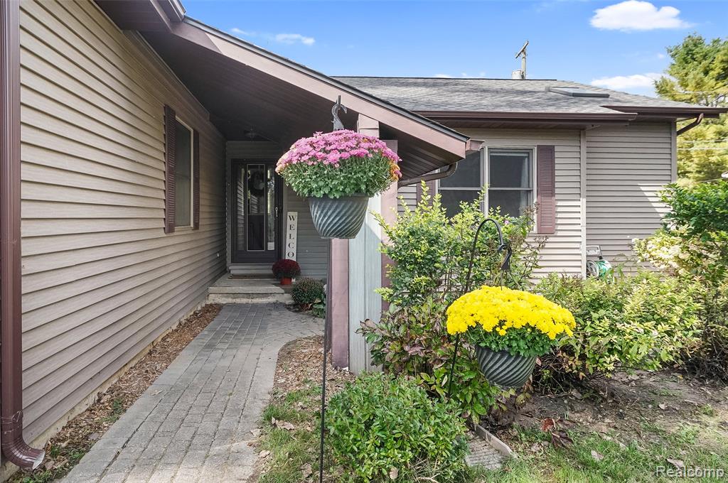 8532 Pettysville Road, Pinckney, MI 48169 — Photo 46