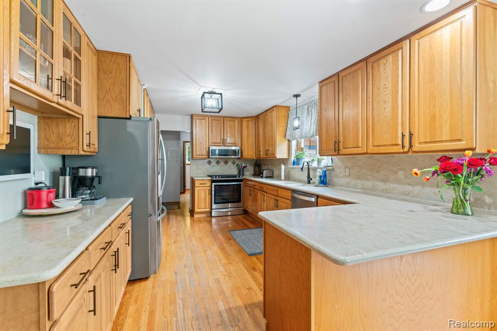 490 Rolling Oaks Drive, Howell, MI 48843 — Photo 19