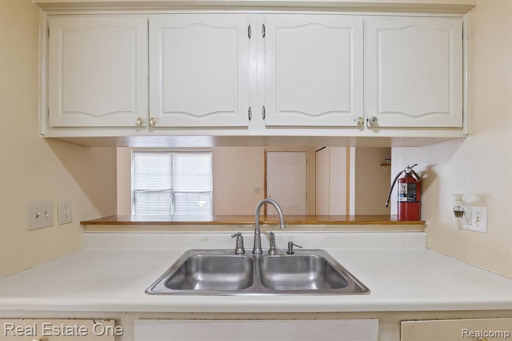 44407 Newburyport Drive, Canton, MI 48187 — Photo 12