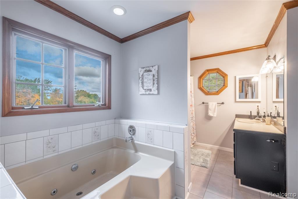 1704 Lakewood Circle, Lapeer, MI, 48446