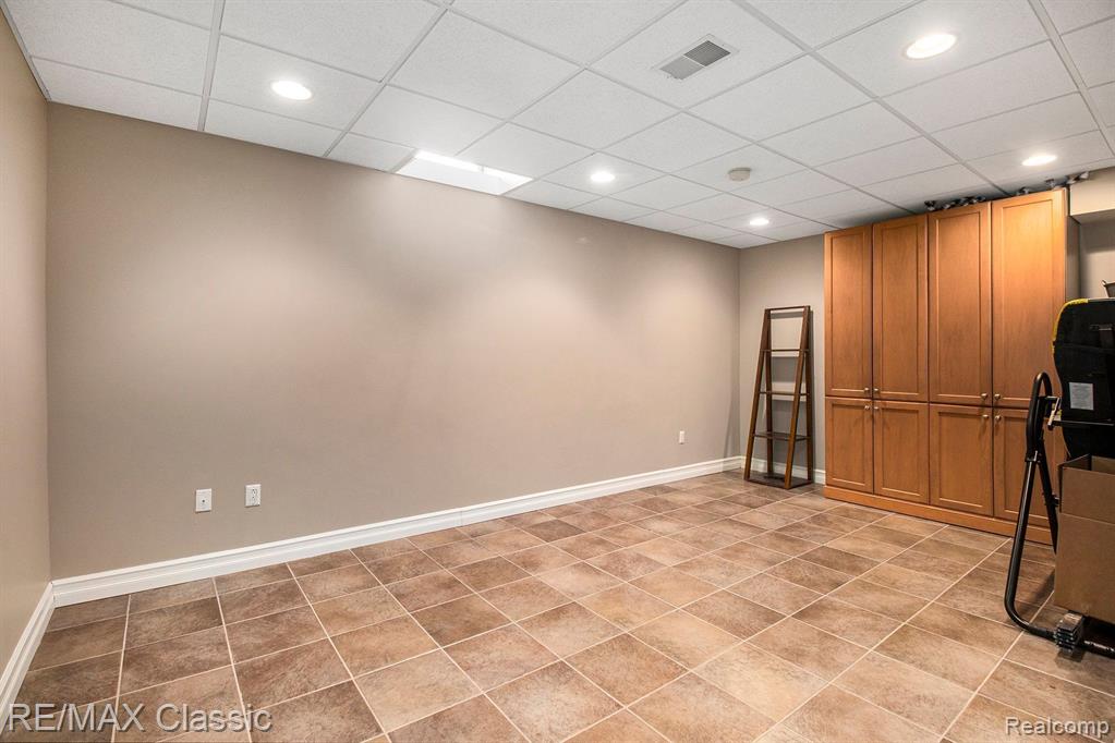 1073 WINDING WAY Court, Milford, MI 48381 — Photo 34