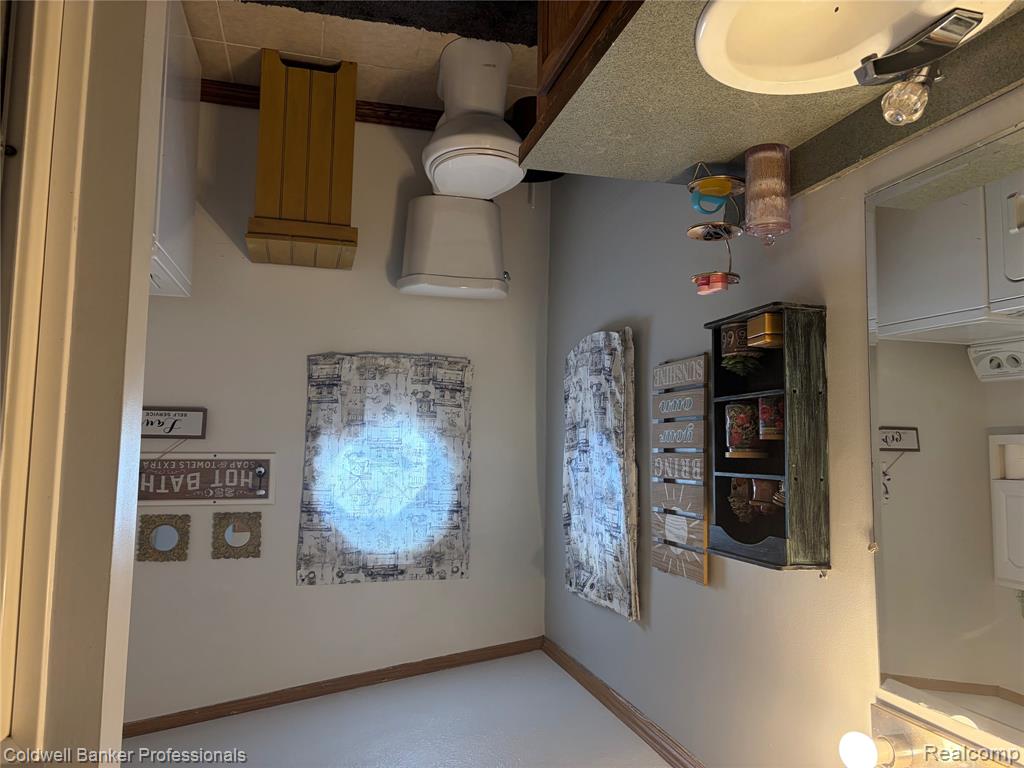 1313 E Murphy Lake Road, Mayville Vlg, MI 48744 — Photo 13