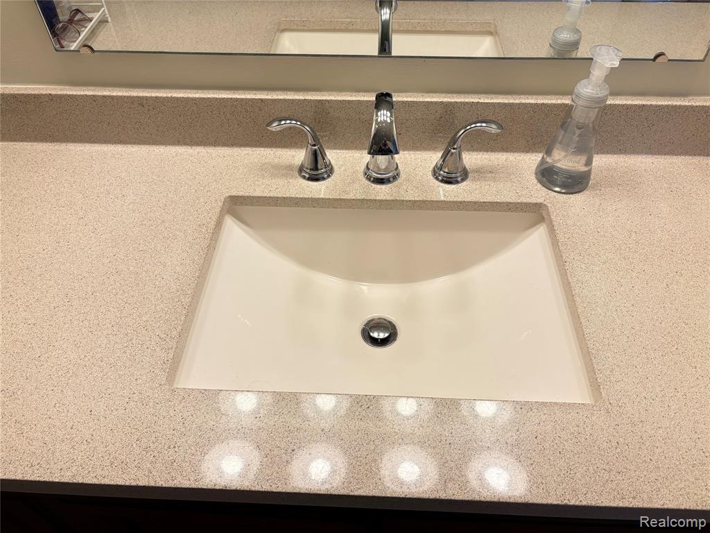 607 Perry Creek Drive, Grand Blanc, MI 48439 — Photo 41