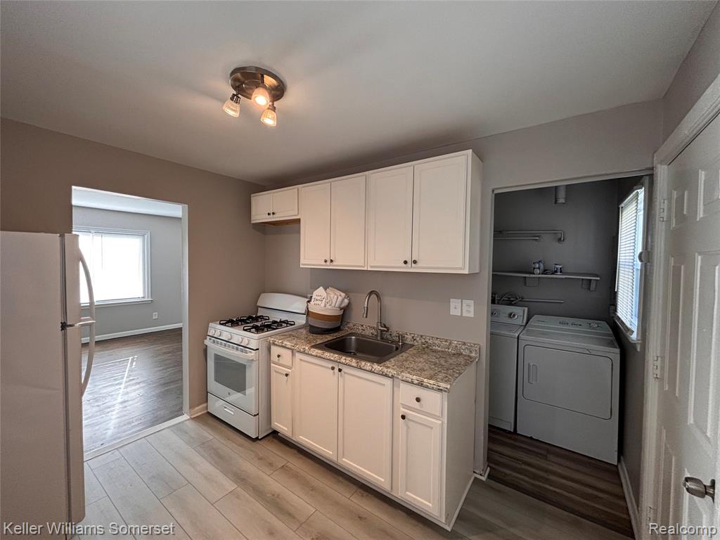 837 E Woodward Heights Boulevard, Hazel Park, MI 48030 — Photo 4