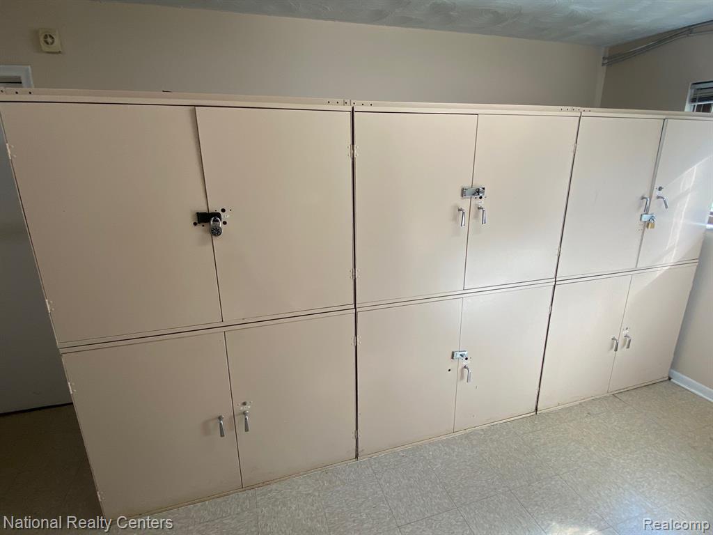 995 N Cass Lake Road, 237, Waterford, MI 48328 — Photo 21