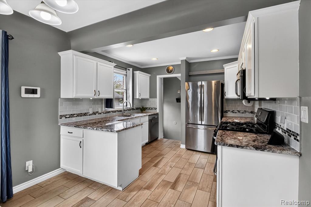 29508 Bock Street, Garden City, MI — Photo 12