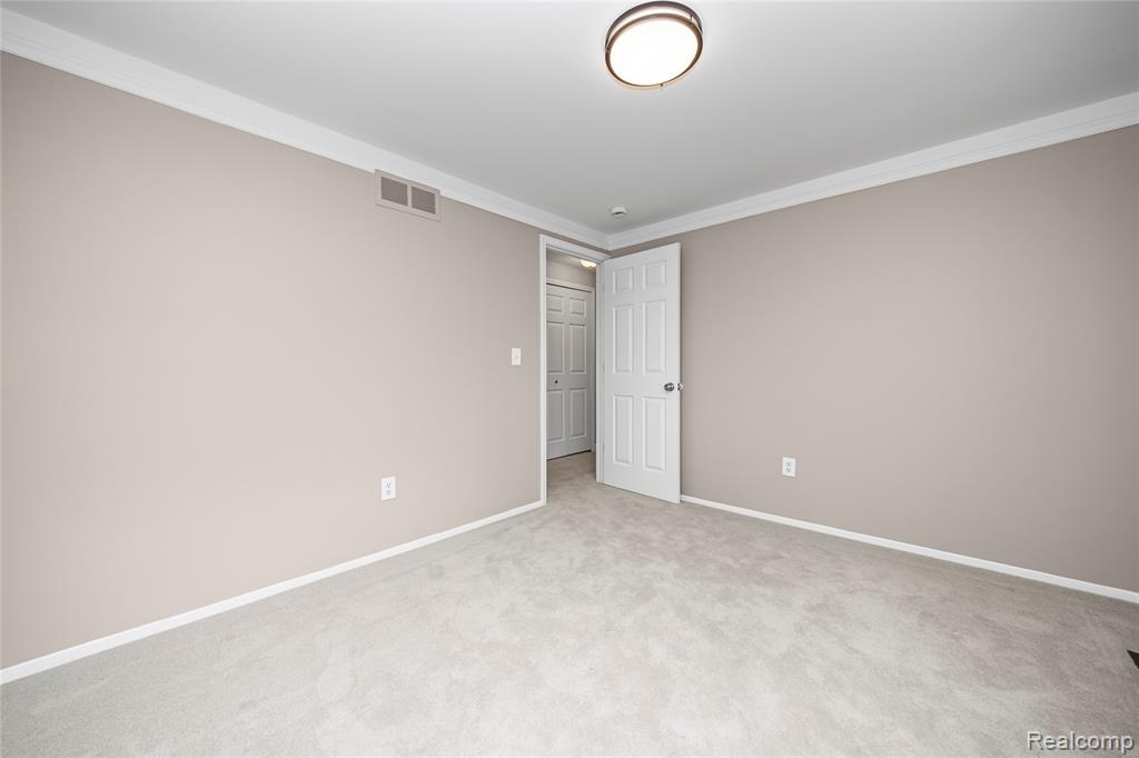 864 Dressler Lane, Rochester Hills, MI 48307 — Photo 26