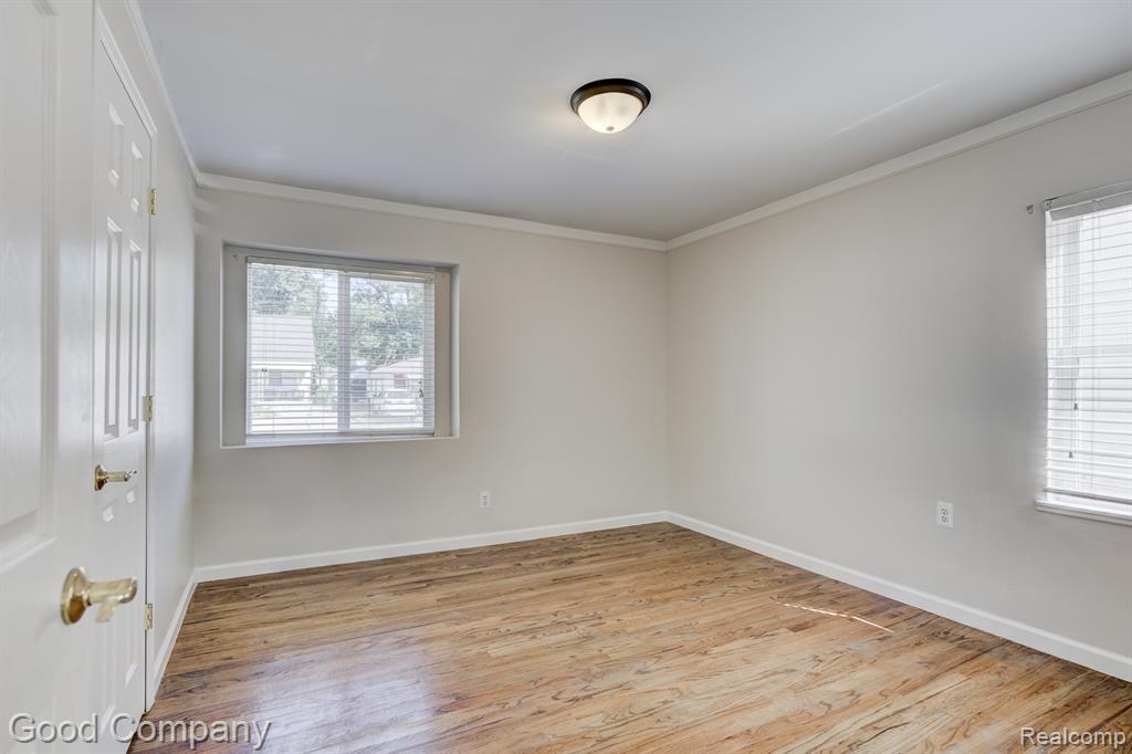 600 E Kalama Avenue, Madison Heights, MI 48071 — Photo 12