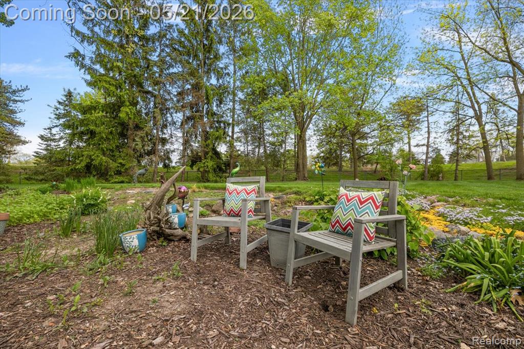 33891 Yorkridge Street, Farmington, MI 48331 — Photo 9