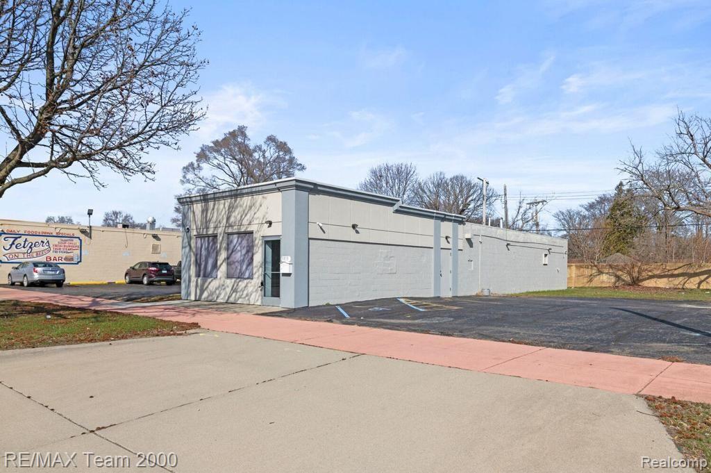 5153 S Beech Daly Street, Dearborn Heights, MI 48125 — Photo 4