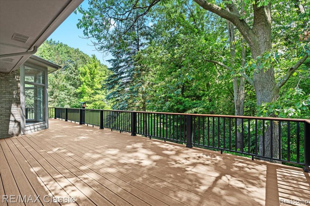 4160 Rolling Pines Court, Commerce Twp, MI 48382 — Photo 9
