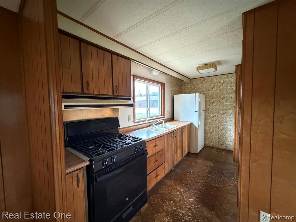 1653 E Pinconning Road, Pinconning, MI 48650 — Photo 19