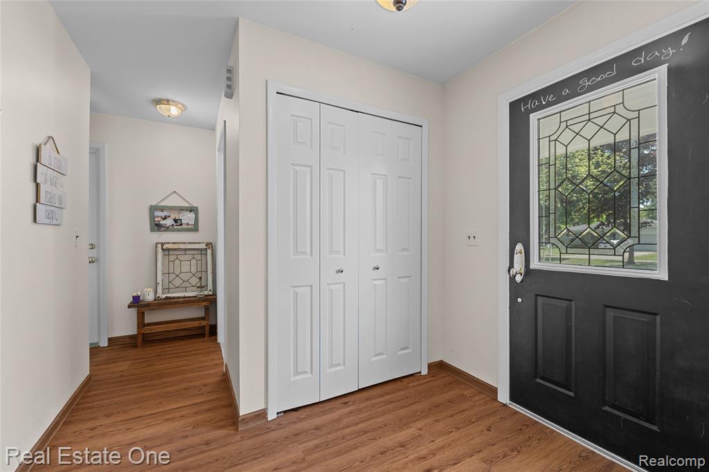 4931 Calvert Drive, Troy, MI 48085 — Photo 4