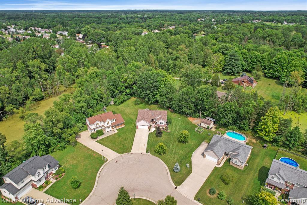 5085 HICKORY Trail, Grand Blanc, MI 48439 — Photo 8