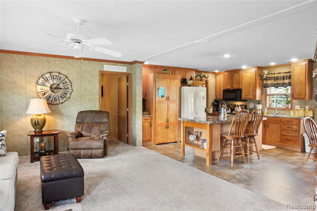 501 Kinloch, Temperance, MI 48182 — Photo 5