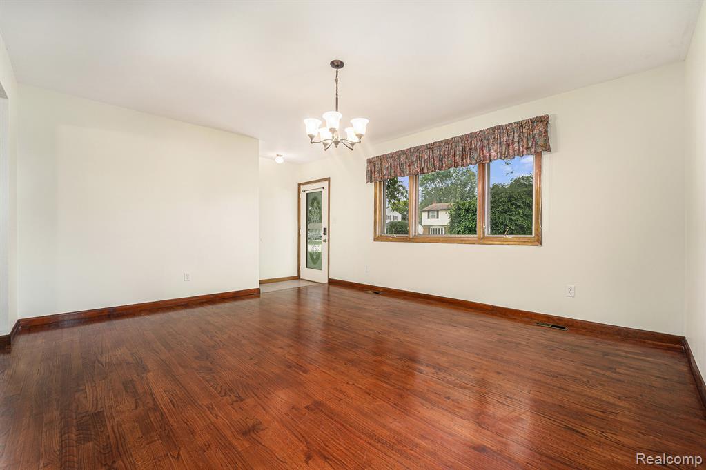 8231 Doncaster Drive, Sterling Heights, MI 48312 — Photo 6