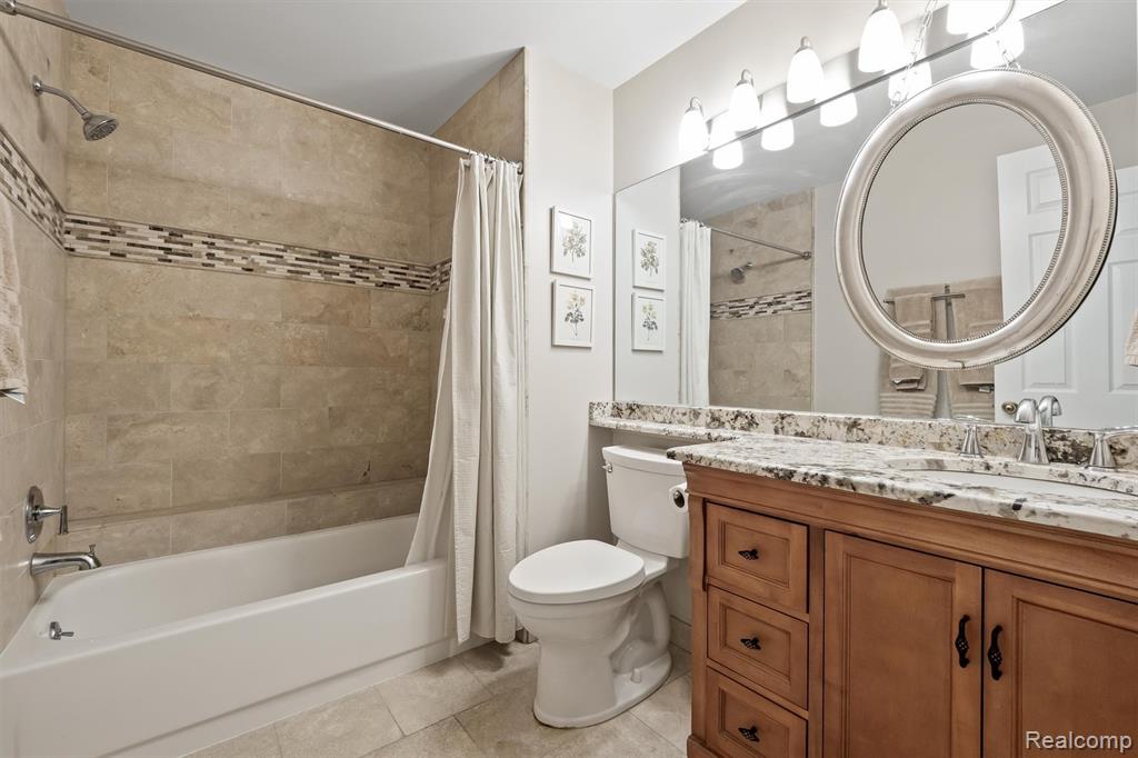 7260 Willow Oak Drive, West Bloomfield, MI 48324 — Photo 14