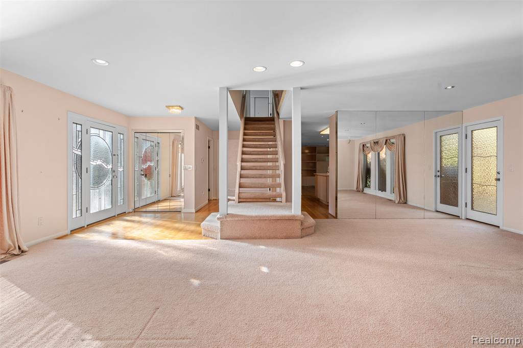 4724 Tara Court, West Bloomfield, MI 48323 — Photo 9