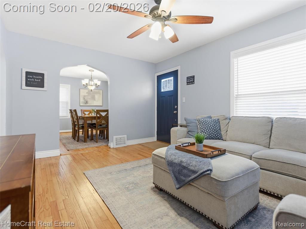 742 SAINT JOHN Street, Wyandotte, MI 48192 — Photo 7