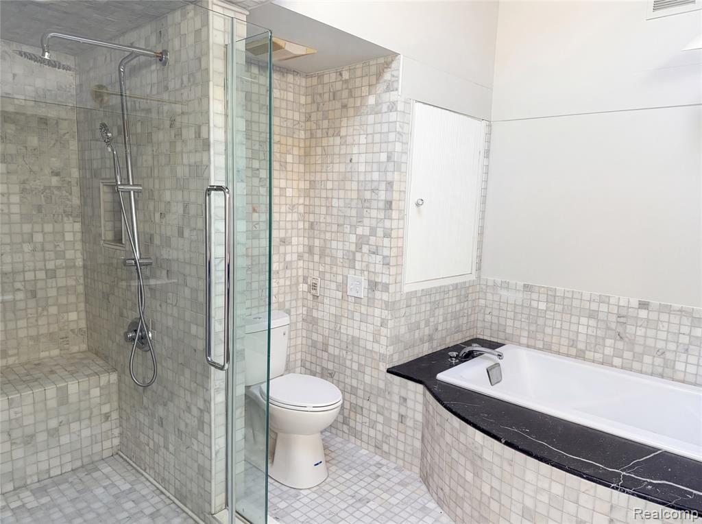 4442 Rolling Pine Drive, West Bloomfield, MI 48323 — Photo 16