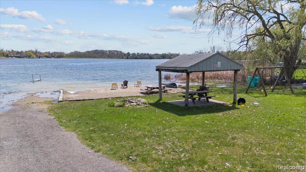 7003 TAPPON Drive, Clarkston, MI — Photo 38