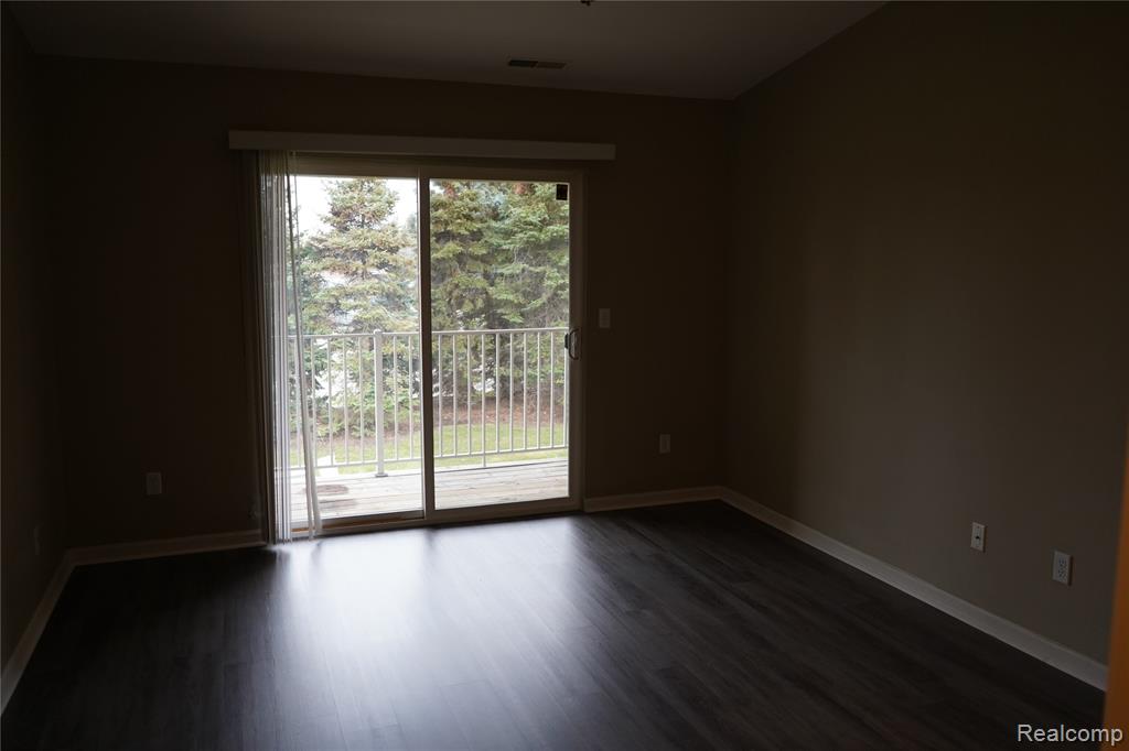 44036 RUSHCLIFFE Drive, Sterling Heights, MI 48313 — Photo 6