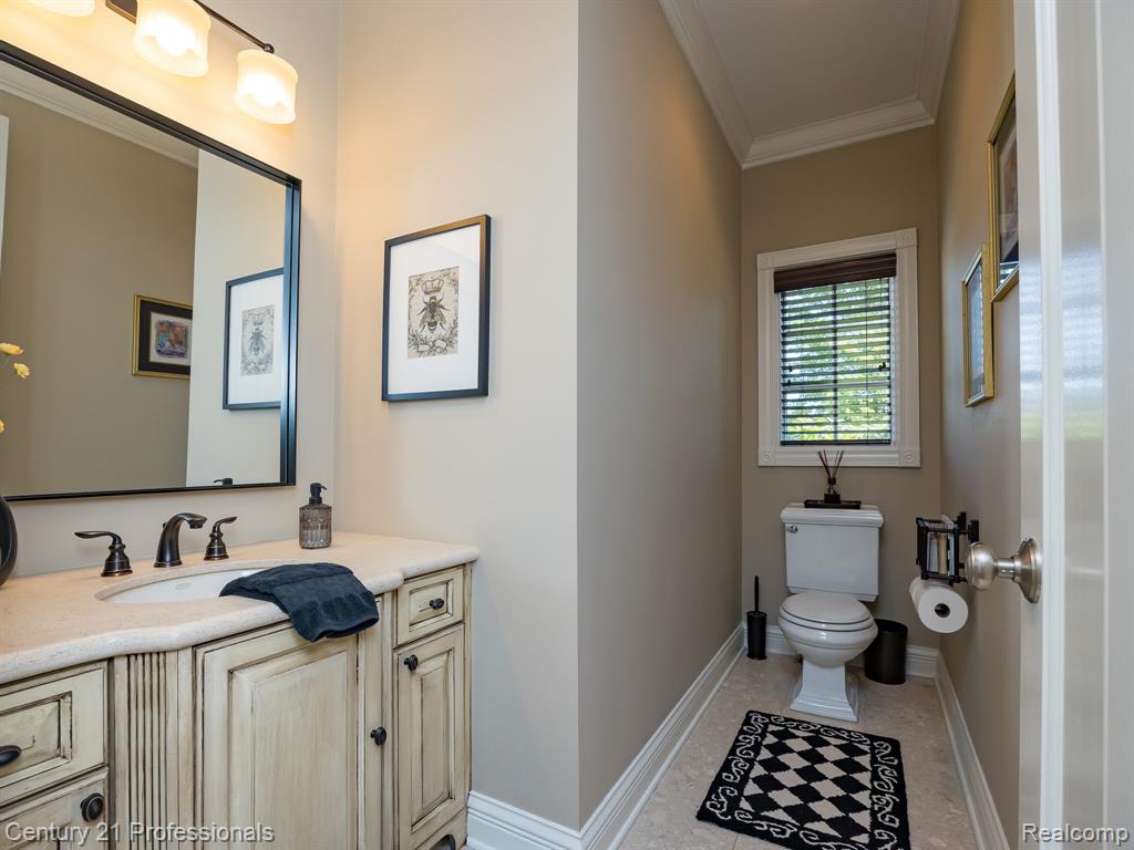 8242 Pine Hollow Court, Grand Blanc, MI 48439 — Photo 32