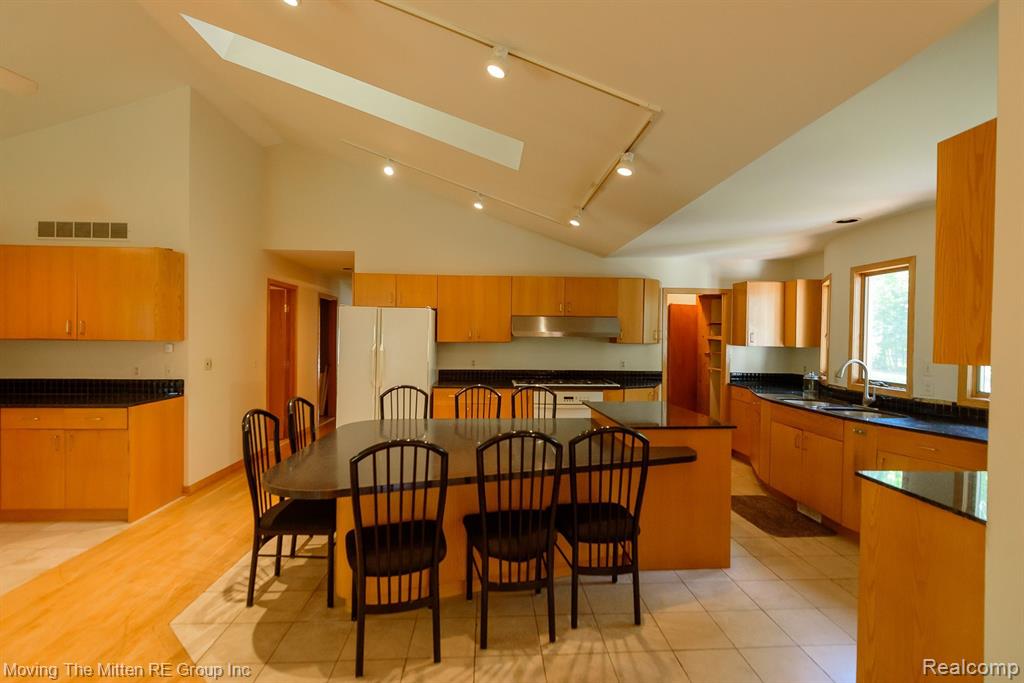 7181 MUERDALE, West Bloomfield, MI — Photo 14