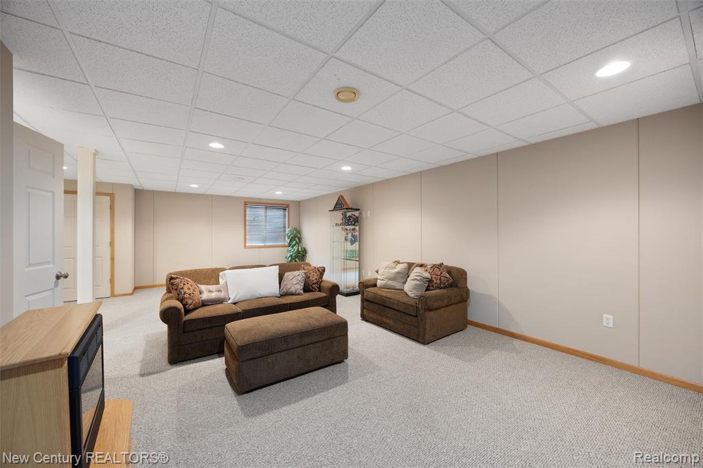 3561 Grove Lane, Auburn Hills, MI 48326 — Photo 27