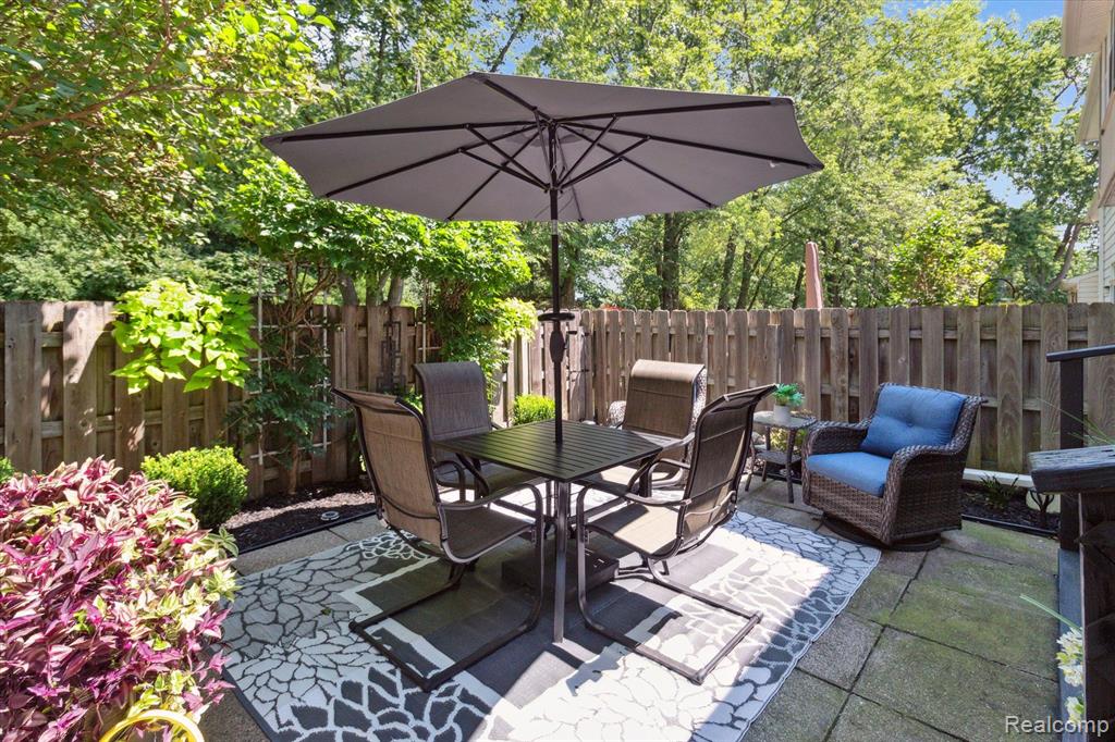 19685 IRONWOOD Court, Northville, MI 48167 — Photo 23