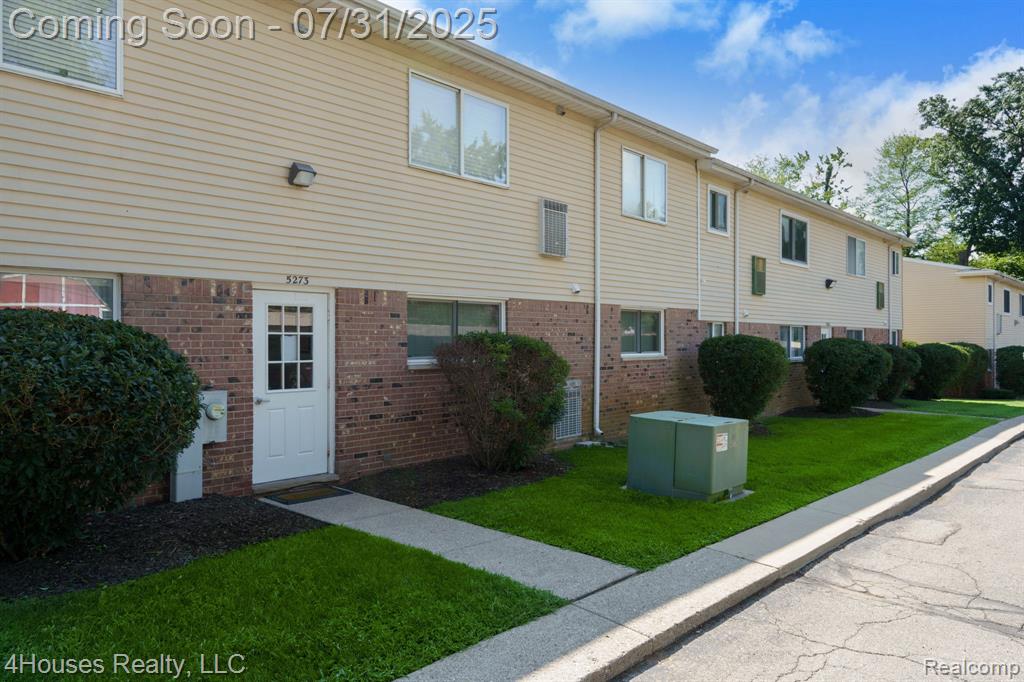 5273 Highland Road, 108, Waterford, MI 48327 — Photo 10