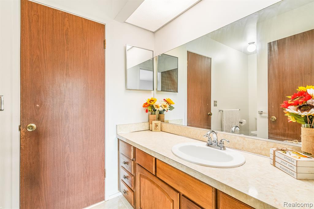 2109 PAULINE CT, Ann Arbor, MI 48103 — Photo 20