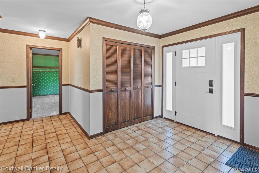 16235 WINCHESTER Drive, Northville, MI 48168 — Photo 9