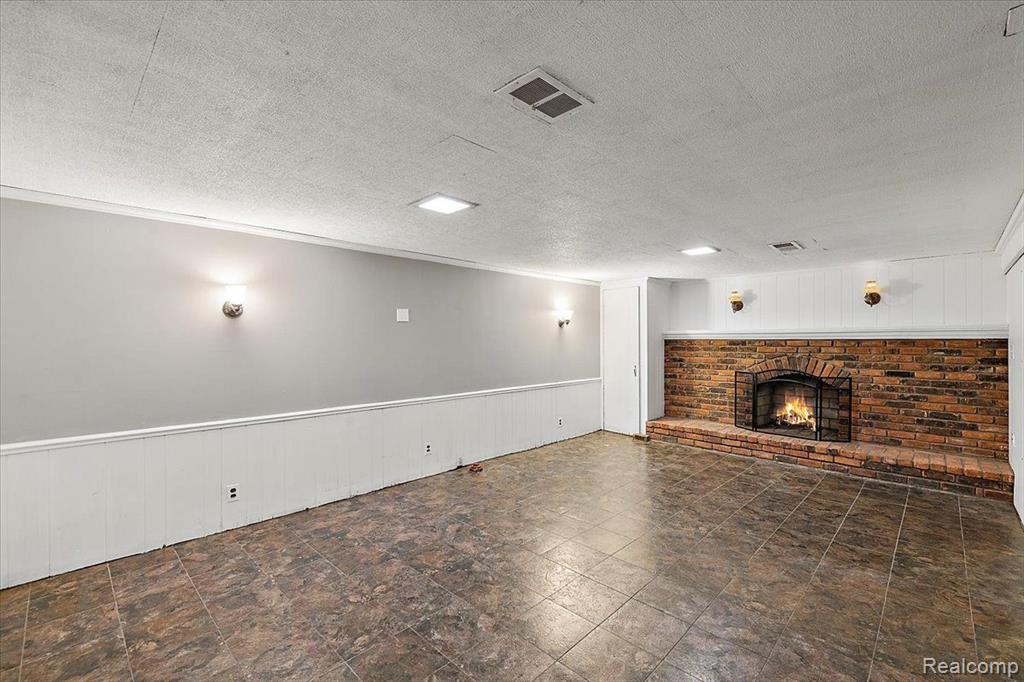 16490 OLD BEDFORD Road, Northville, MI 48168 — Photo 35