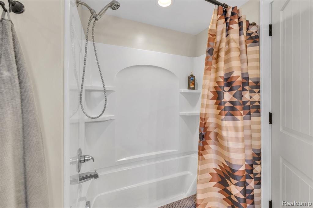 5291 Bella Drive, Highland, MI 48356 — Photo 24