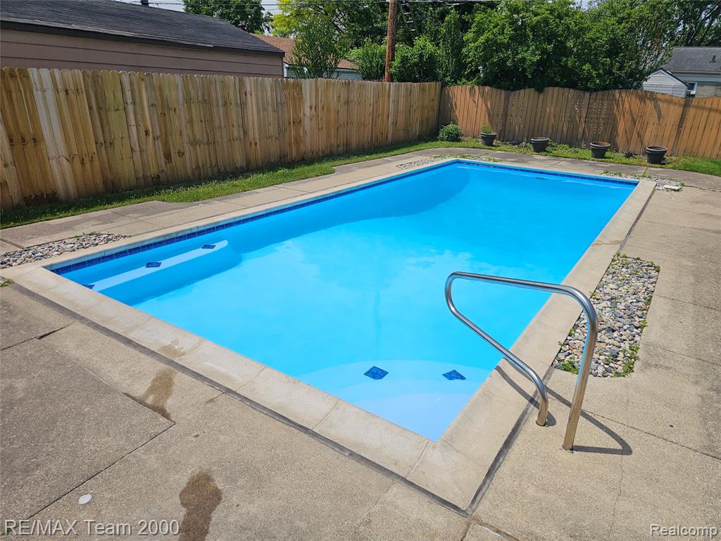 8035 Donna Street, Westland, MI — Photo 5