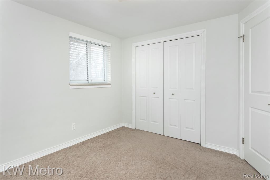 500 W HOUSTONIA Avenue, Royal Oak, MI 48073 — Photo 19