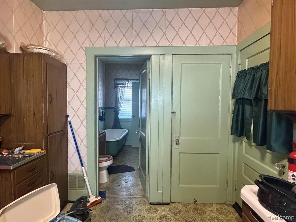 8090 Forestlawn Street, Detroit, MI 48234 — Photo 4