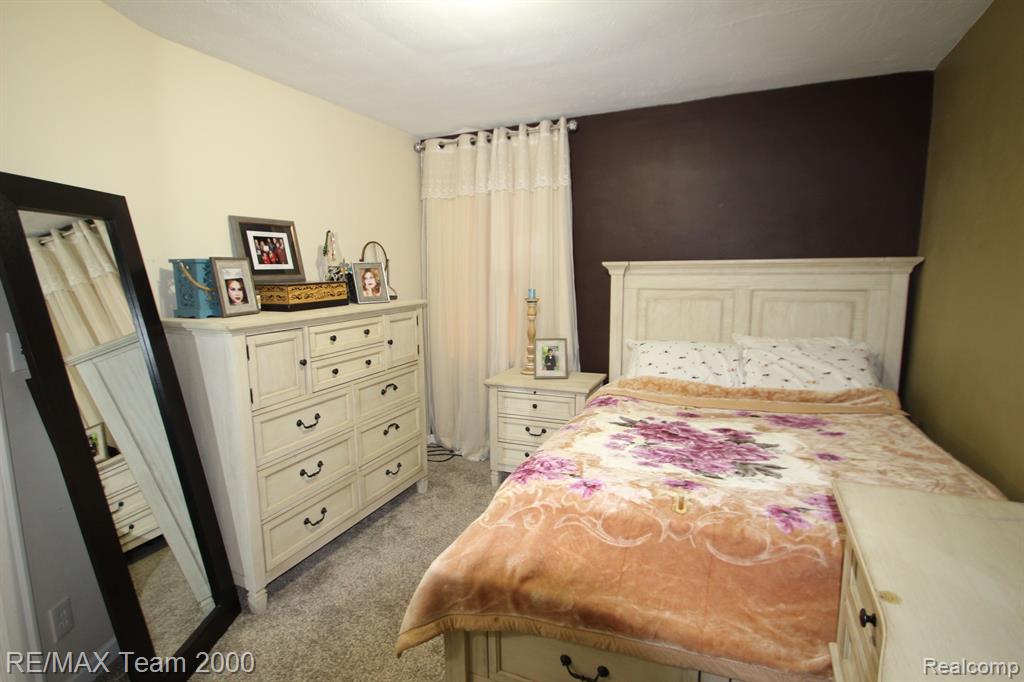 6000 ORCHARD Avenue, Dearborn, MI 48126 — Photo 17
