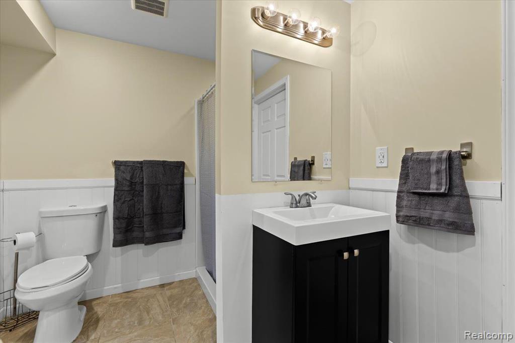 10522 STONEY POINT Drive, South Lyon, MI 48178 — Photo 26