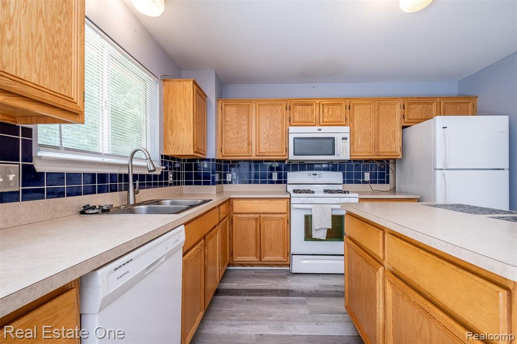 434 Converse Court, Lake Orion, MI 48362 — Photo 18