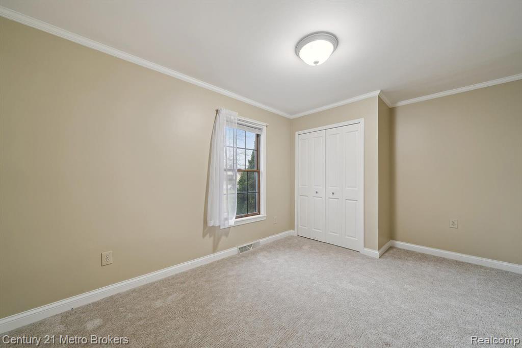 6452 E MAPLE Avenue, Grand Blanc, MI 48439 — Photo 27