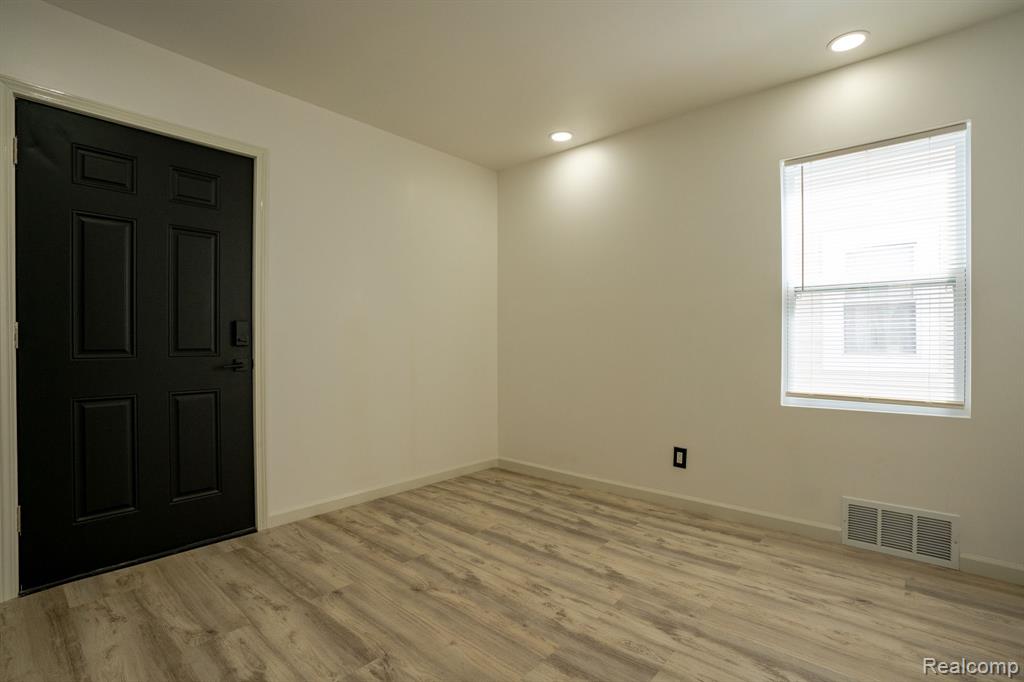 8068 Patton Street, Detroit, MI 48228 — Photo 20