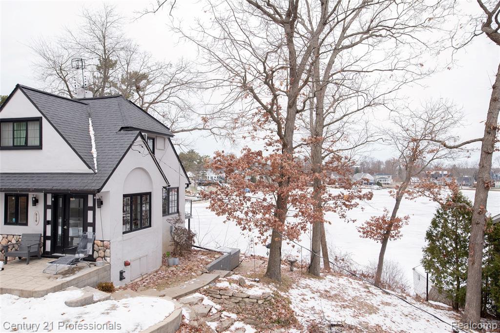 910 W Pine Tree Road W, Lake Orion, MI 48362 — Photo 37