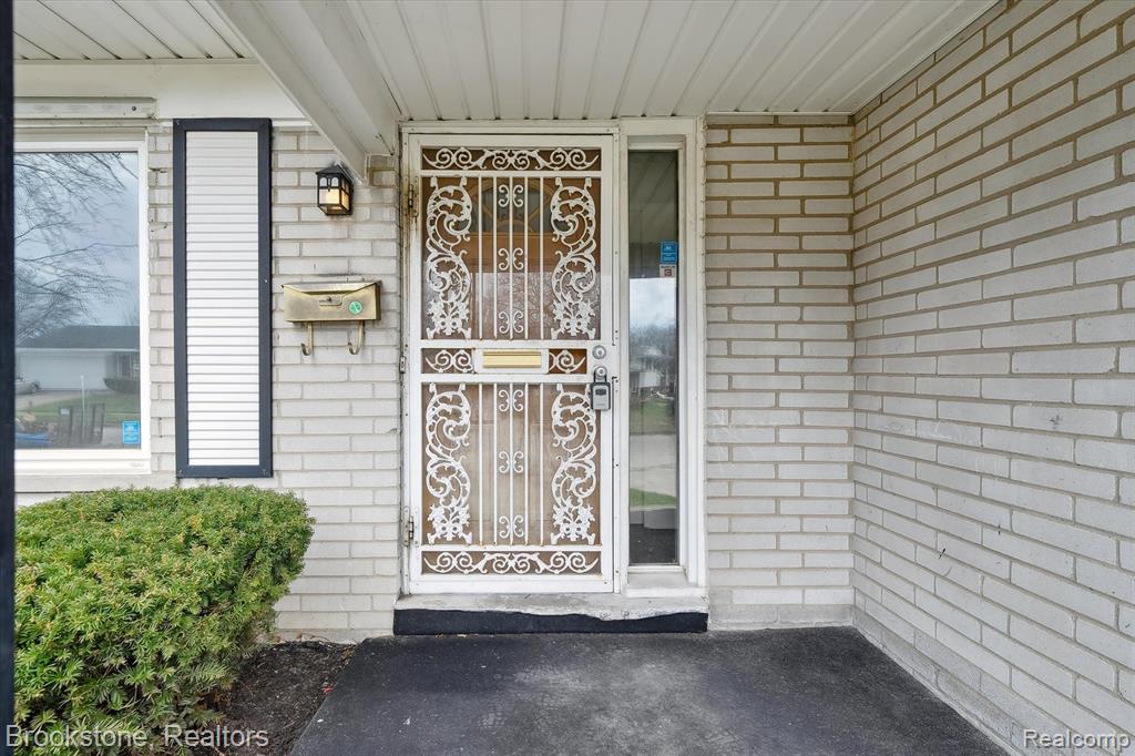 400 JOSLYN Avenue, Pontiac, MI 48342 — Photo 5