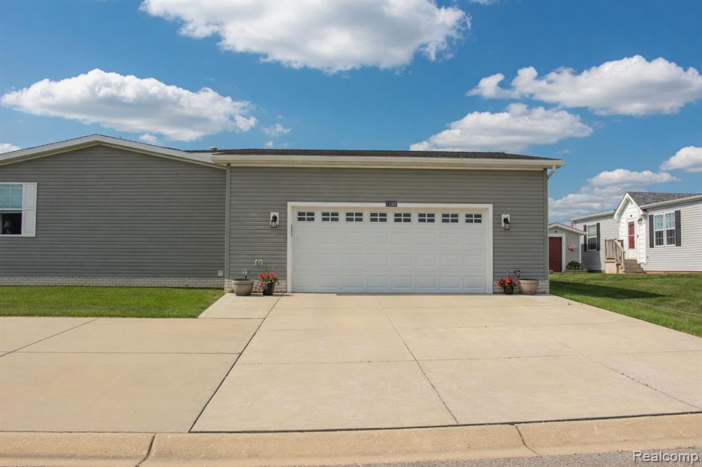 11166 Walden Court, South Lyon, MI 48178 — Photo 25