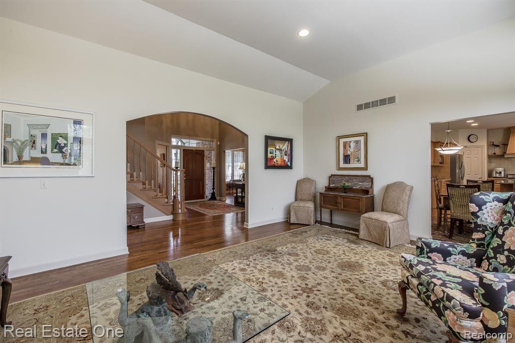 9316 LAKEBLUFF Drive, Clarkston, MI 48348 — Photo 15